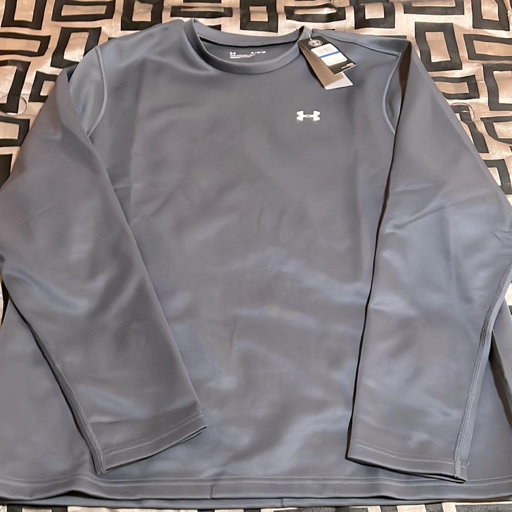 NWT Men’s Under Armour Long Sleeve Shirt Size XL